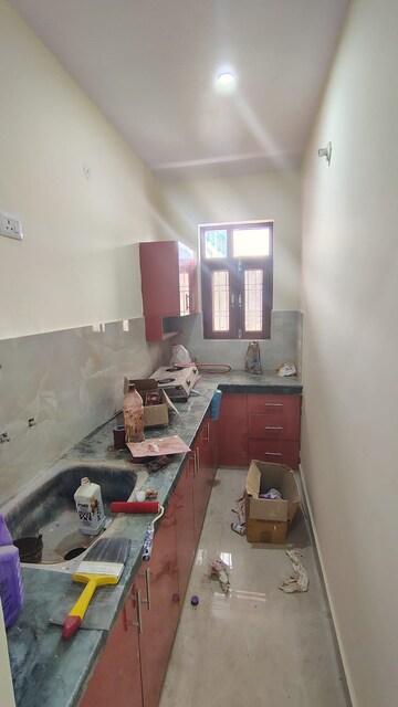 Team Area in 2 BHK Builder Floor at Dwarka Mor – for Rent