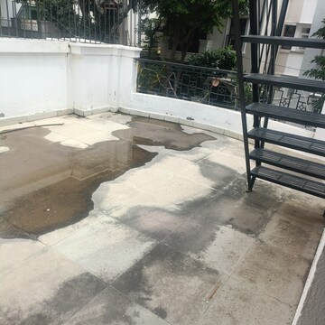 Balcony in 2 BHK Villa at Eros Rosewood Villas, Sector 50 – for Rent