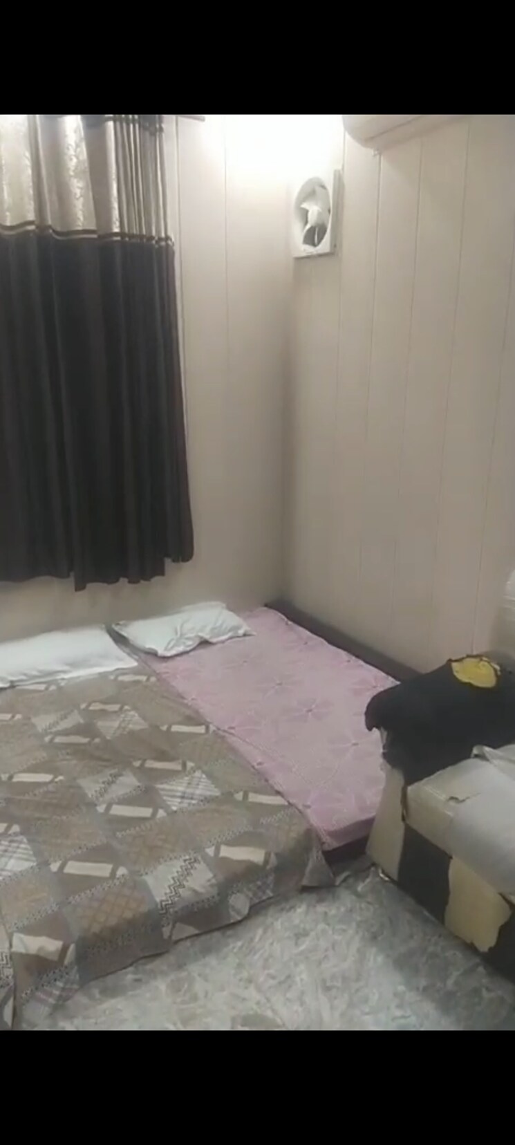 Bedroom, meet-apartments 2 Bedroom 675 Sq.Ft. Builder Floor In Burari Delhi 9035401