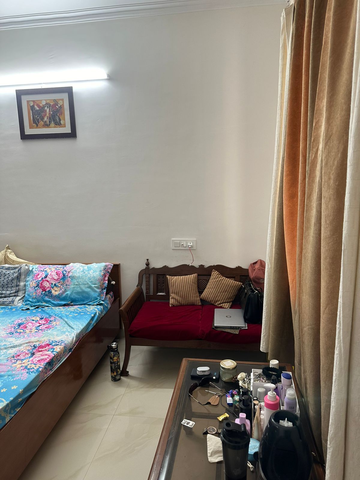 1 BHK Independent House For Rent in Sector 11