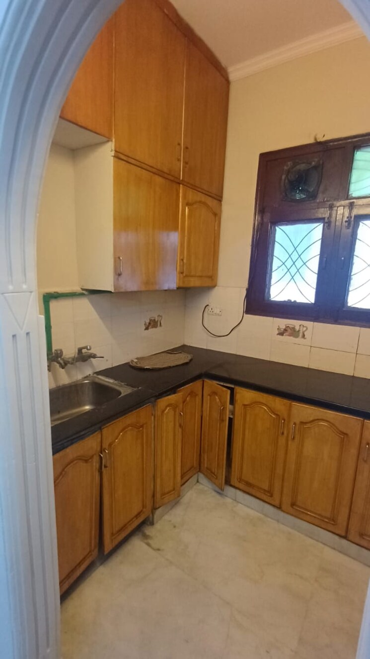 Kitchen, rajinder nagar 2 Bedroom 800 Sq.Ft. Apartment In Rajinder Nagar Delhi 9035476