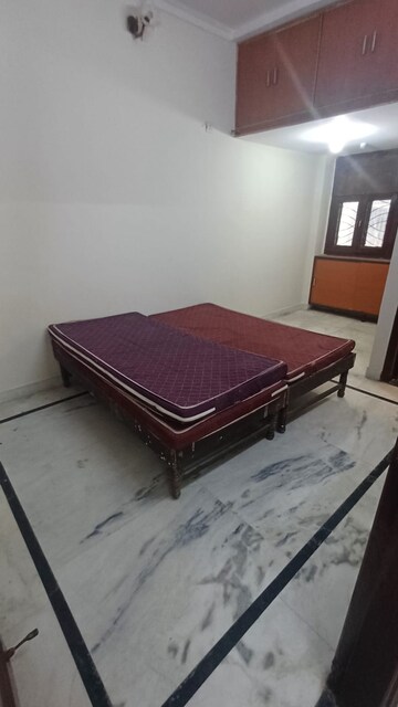 Bedroom in 2 BHK Apartment at Rajinder Nagar – for Rent