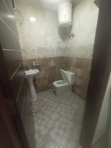 Furnished Amenities in 2 BHK Builder Floor at Malviya Nagar – for Rent