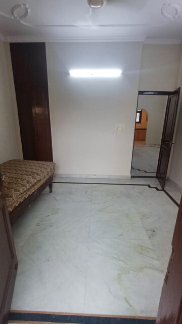 Room in 2 BHK Apartment at Rajinder Nagar – for Rent