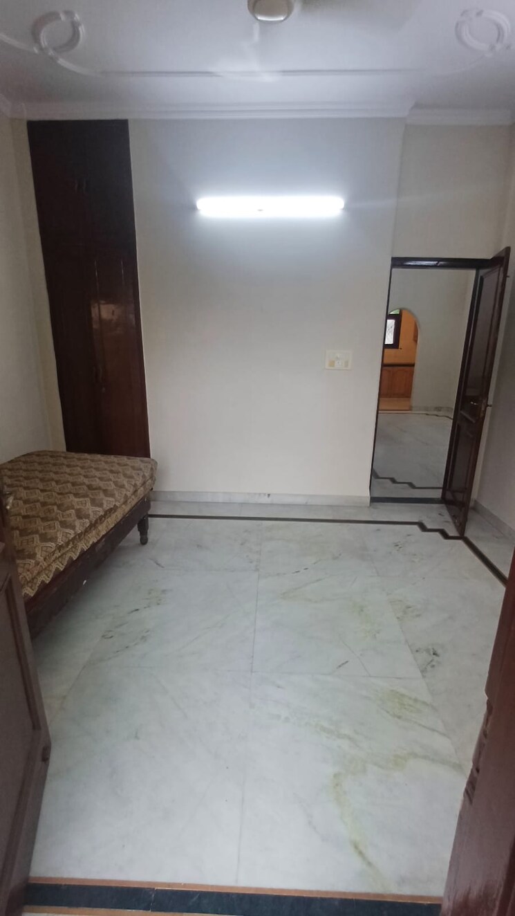 Room, rajinder nagar 2 Bedroom 800 Sq.Ft. Apartment In Rajinder Nagar Delhi 9035476