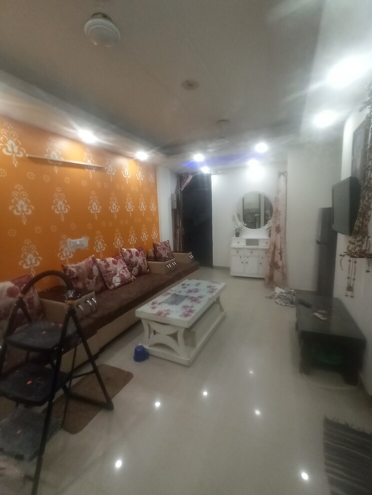  Parking, malviya nagar 2 Bedroom 70 Sq.Yd. Builder Floor In Malviya Nagar Delhi 9035503