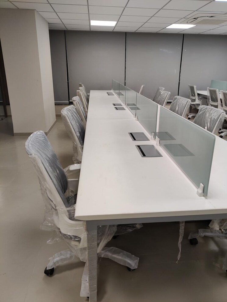 Team Area, shivalik-shilp Commercial Office Space 2439 Sq.Ft. In Sanidhya Ahmedabad 9035521