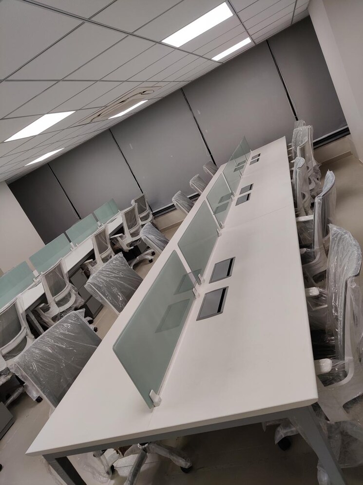 Team Area, shivalik-shilp Commercial Office Space 2439 Sq.Ft. In Sanidhya Ahmedabad 9035521