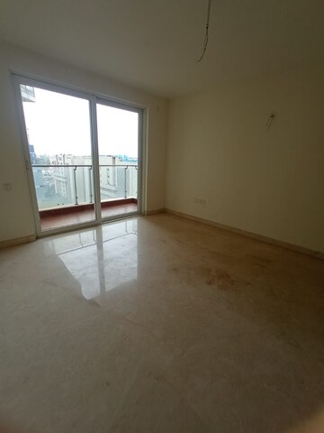 Room in 4 BHK Apartment at Hebbal – for Sale