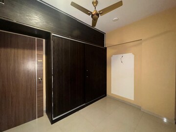 Room in 3 BHK Apartment at Bhandup West – for Rent