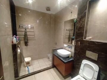 Bathroom in 1 BHK Builder Floor at Sector 2 – for Rent