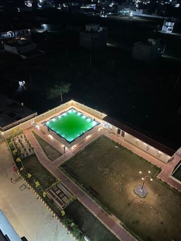 Furnished Amenities in 3 BHK Apartment at Deva Road – for Rent