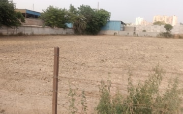 Industrial Plot For Sale in Goraguntepalya