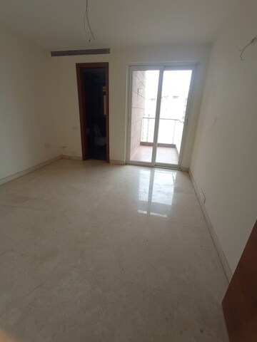 Room in 4 BHK Apartment at Hebbal – for Sale