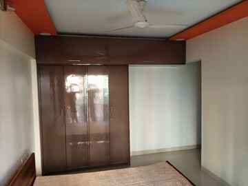 Room in 2 BHK Apartment at Atul Blue Meadows, Andheri East – for Rent