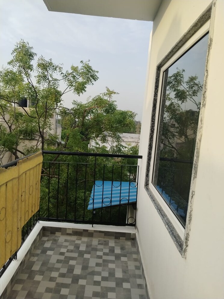 Balcony, vasant kunj 2 Bedroom 1200 Sq.Ft. Apartment In Vasant Kunj Delhi 9035847