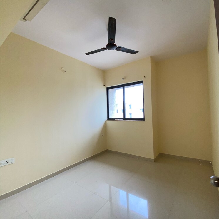 Room, lodha-downtown 2 Bedroom 580 Sq.Ft. Apartment In Taloja Bypass Road Thane 9035878