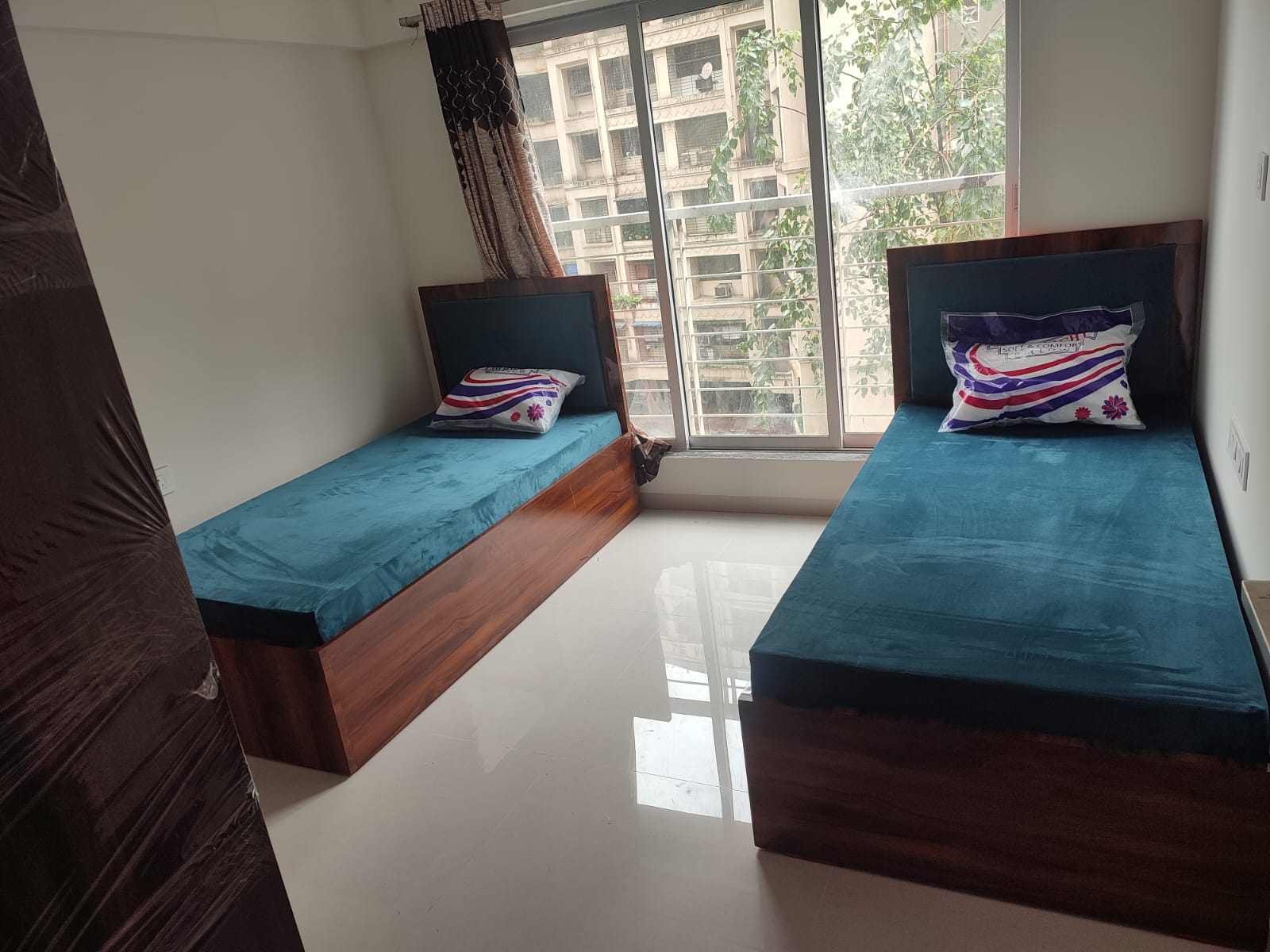 1 BHK + Extra Room Apartment For Rent in Madhav Dham Malad East