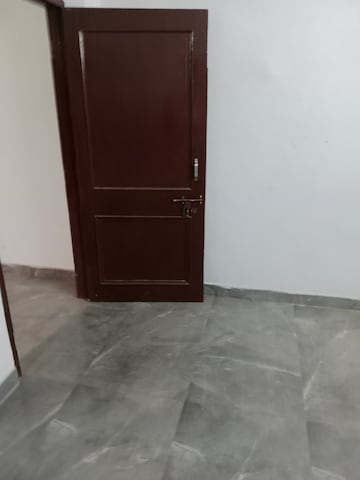 Room in 1.5 BHK Builder Floor at Saini Colony – for Rent