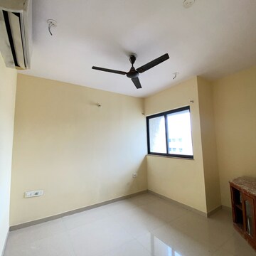 Room in 2 BHK Apartment at Lodha Palava Downtown, Taloja Bypass Road – for Rent