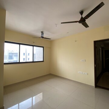 Room in 2 BHK Apartment at Lodha Palava Downtown, Taloja Bypass Road – for Rent