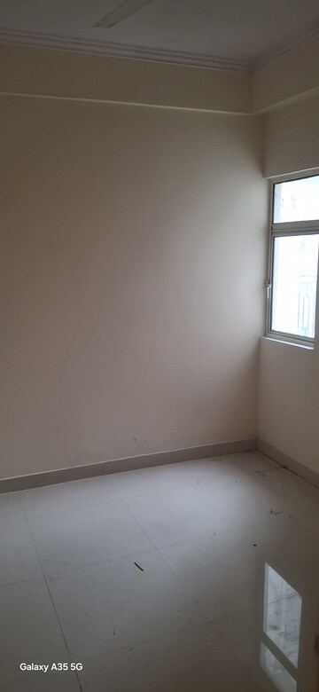 Room in 2 BHK Apartment at Maxblis White House, Sector 75 – for Rent