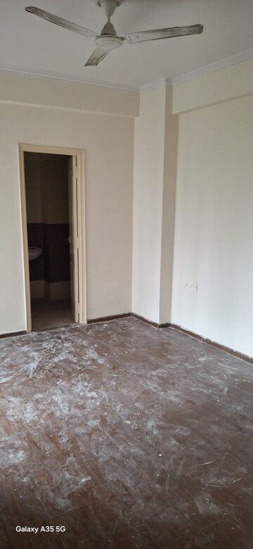 Furnished Amenities in 2 BHK Apartment at Maxblis White House, Sector 75 – for Rent