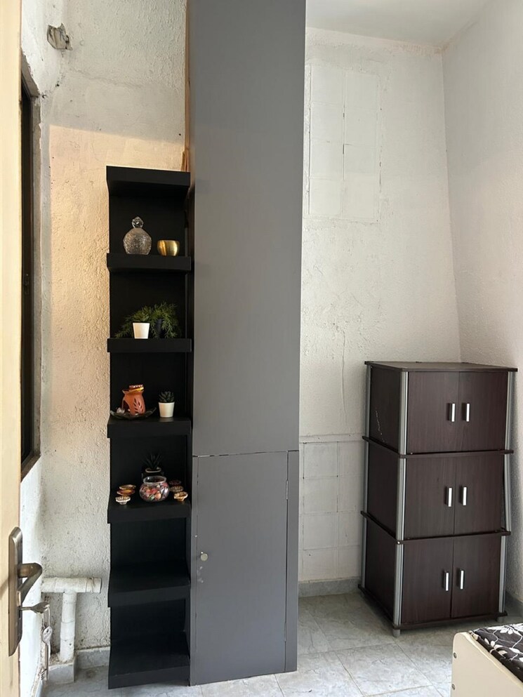 Room, bandra west 1.5 Bedroom 550 Sq.Ft. Apartment In Bandra West Mumbai 9035961