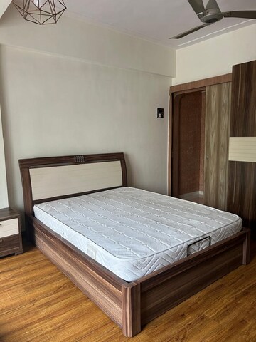 Bedroom in 1.5 BHK Apartment at Bandra West – for Rent