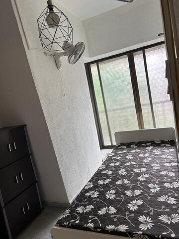 Bedroom in 1.5 BHK Apartment at Bandra West – for Rent
