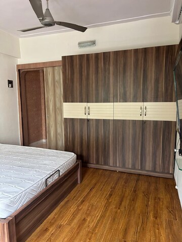 Bedroom in 1.5 BHK Apartment at Bandra West – for Rent