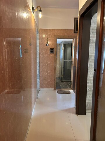 Room in 1.5 BHK Apartment at Bandra West – for Rent