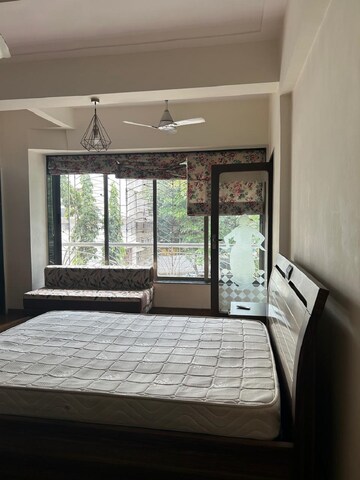 Bedroom in 1.5 BHK Apartment at Bandra West – for Rent