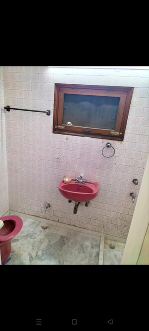Bathroom in 6+ BHK Independent House at Sukhdev Vihar – for Sale