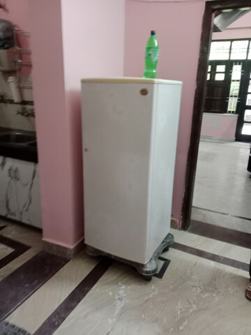 Room in 3 BHK Builder Floor at Sector 6 – for Rent