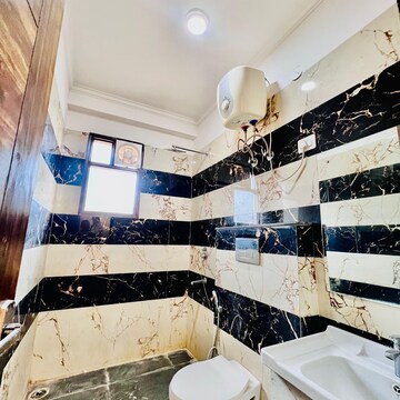 Team Area in 3 BHK Builder Floor at Chattarpur – for Sale
