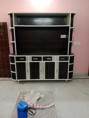 Room in 3 BHK Builder Floor at Sector 6 – for Rent