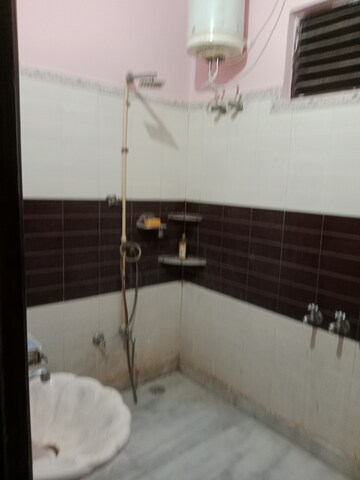 Attached Bathroom in 3 BHK Builder Floor at Sector 6 – for Rent
