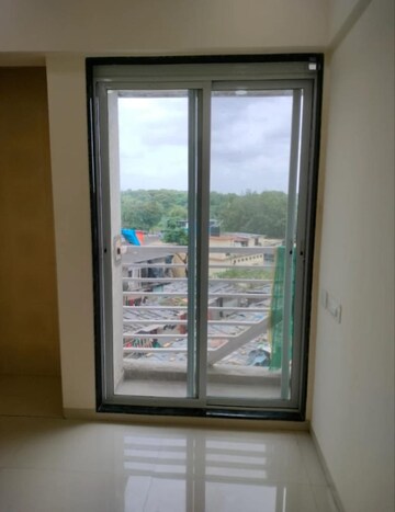 Room in 1 BHK Apartment at JVM Emerald, Thane West – for Rent