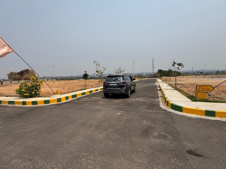  Parking, sr-sree-city  290 Sq.Yd. Plot In Agapally Hyderabad 9036037
