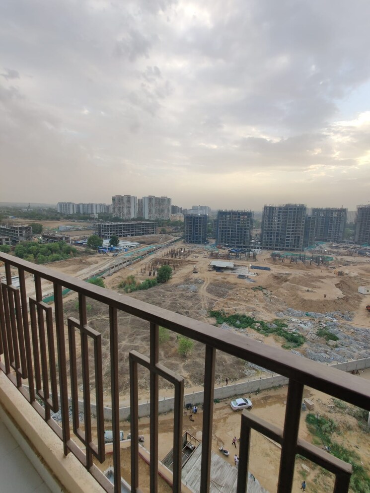 Balcony, signature-global-orchard-avenue 2 Bedroom 900 Sq.Ft. Apartment In Sector 93 Gurgaon 9036058