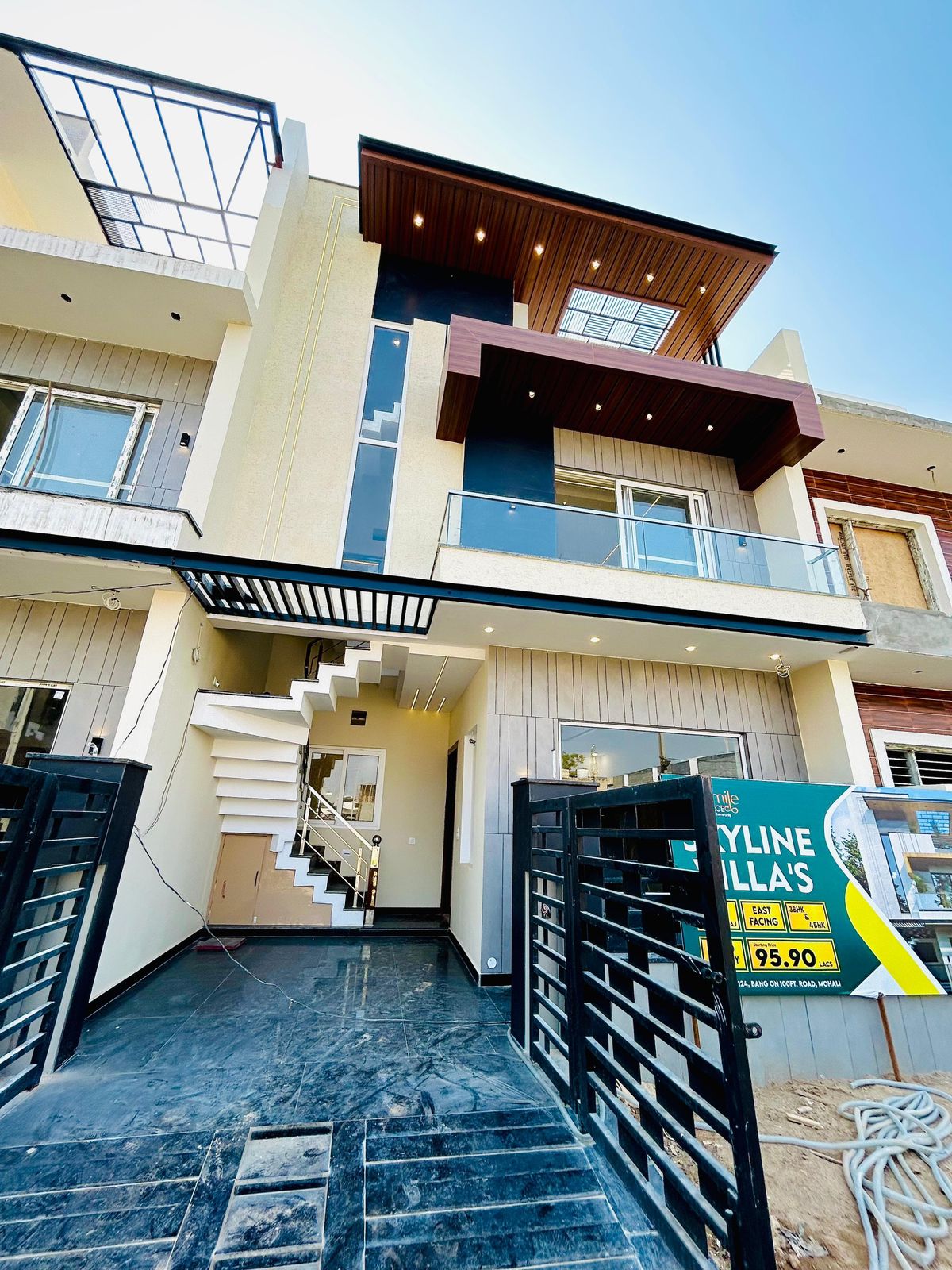 3 BHK + Servant Room,Study Room,Extra Room Independent House For Sale in Skyline Villa 