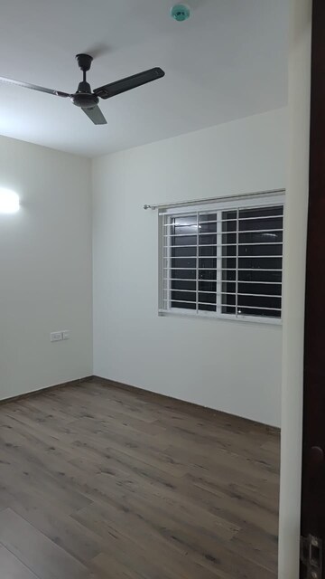 Room in 2 BHK Apartment at Aparna Sarovar Zenith, Nallagandla – for Rent