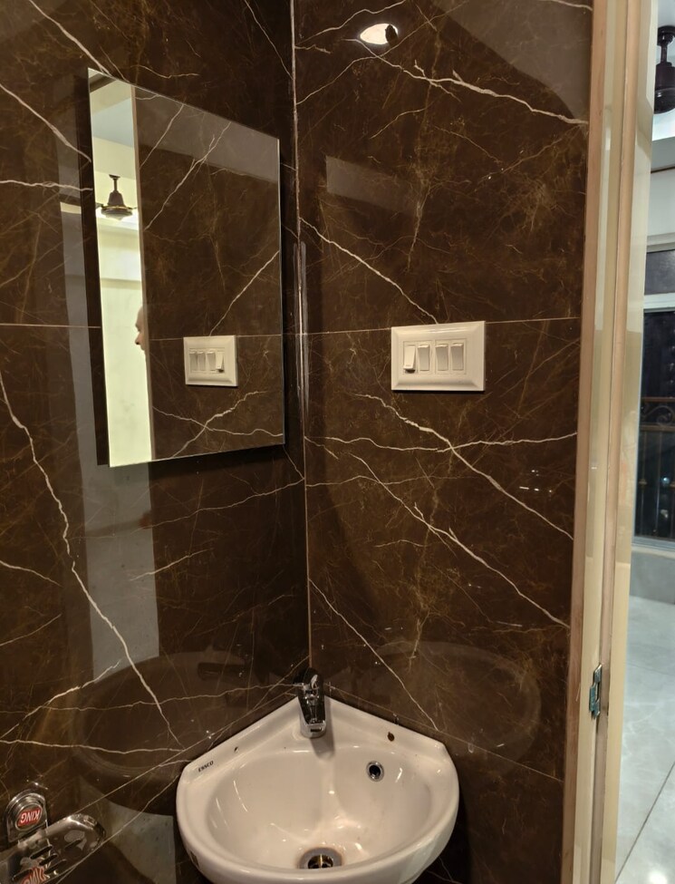 Bathroom, alag-artis 2 Bedroom 583 Sq.Ft. Apartment In Pant Nagar Mumbai 9036115