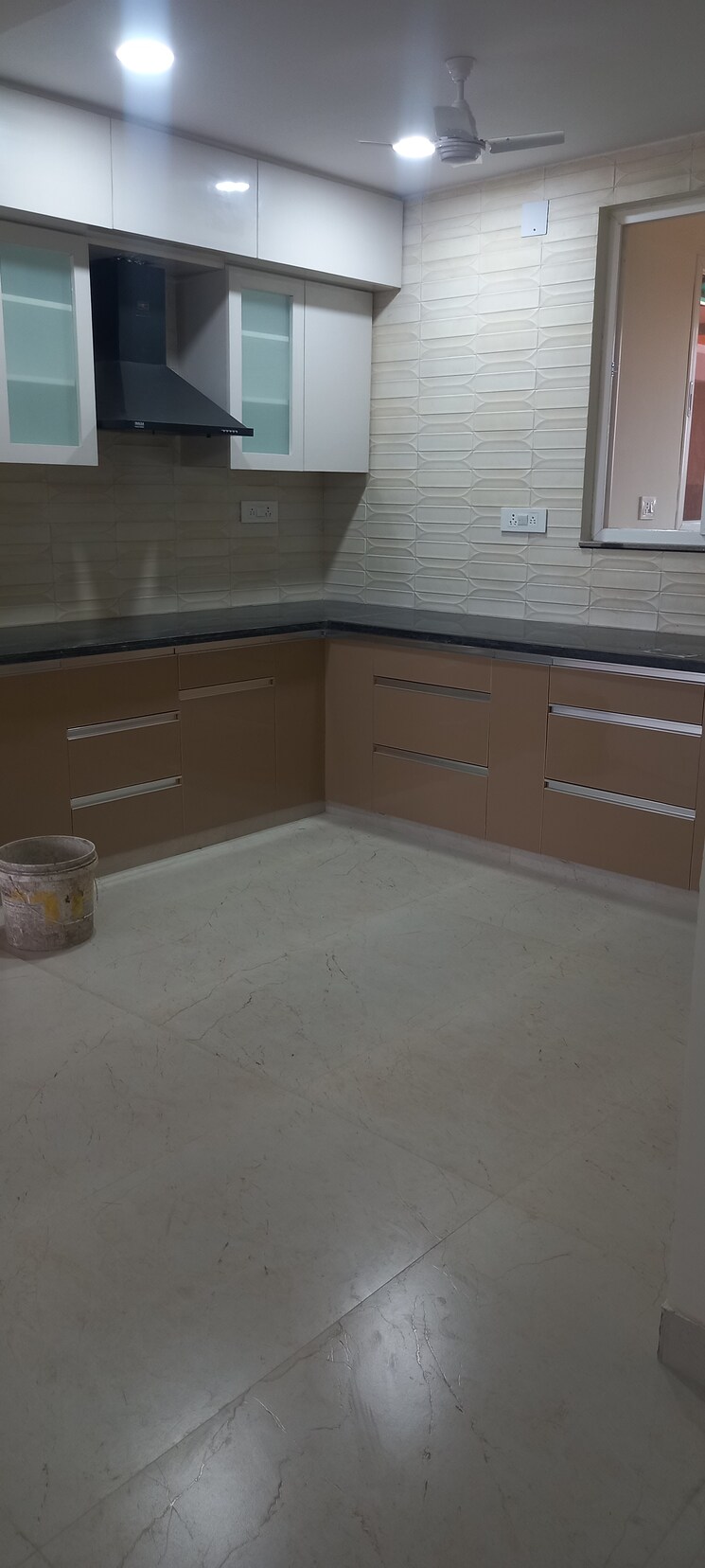 Kitchen, ip extension 3 Bedroom 1600 Sq.Ft. Apartment In Ip Extension Delhi 9036130