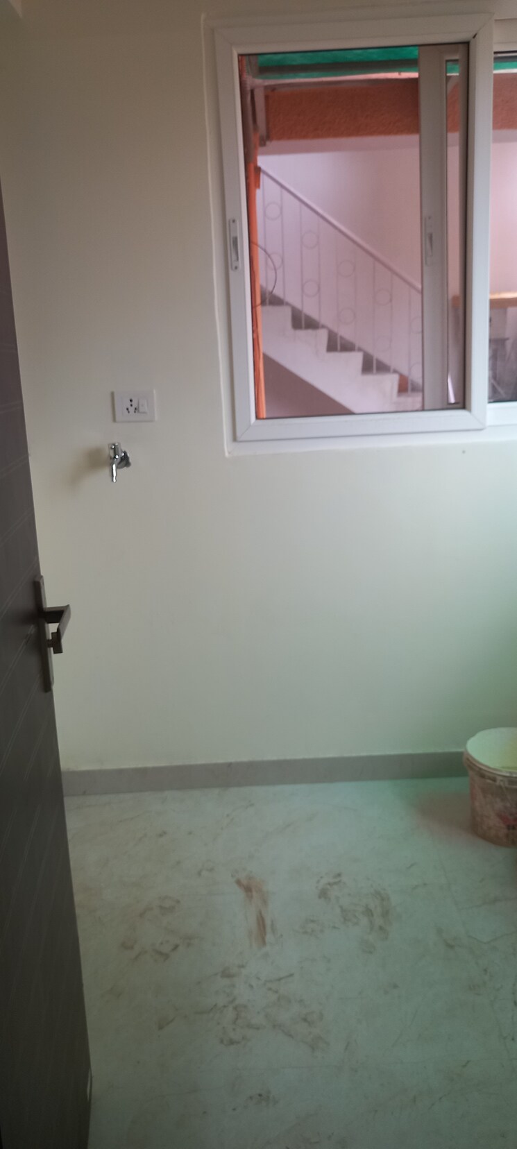 Balcony, ip extension 3 Bedroom 1600 Sq.Ft. Apartment In Ip Extension Delhi 9036130