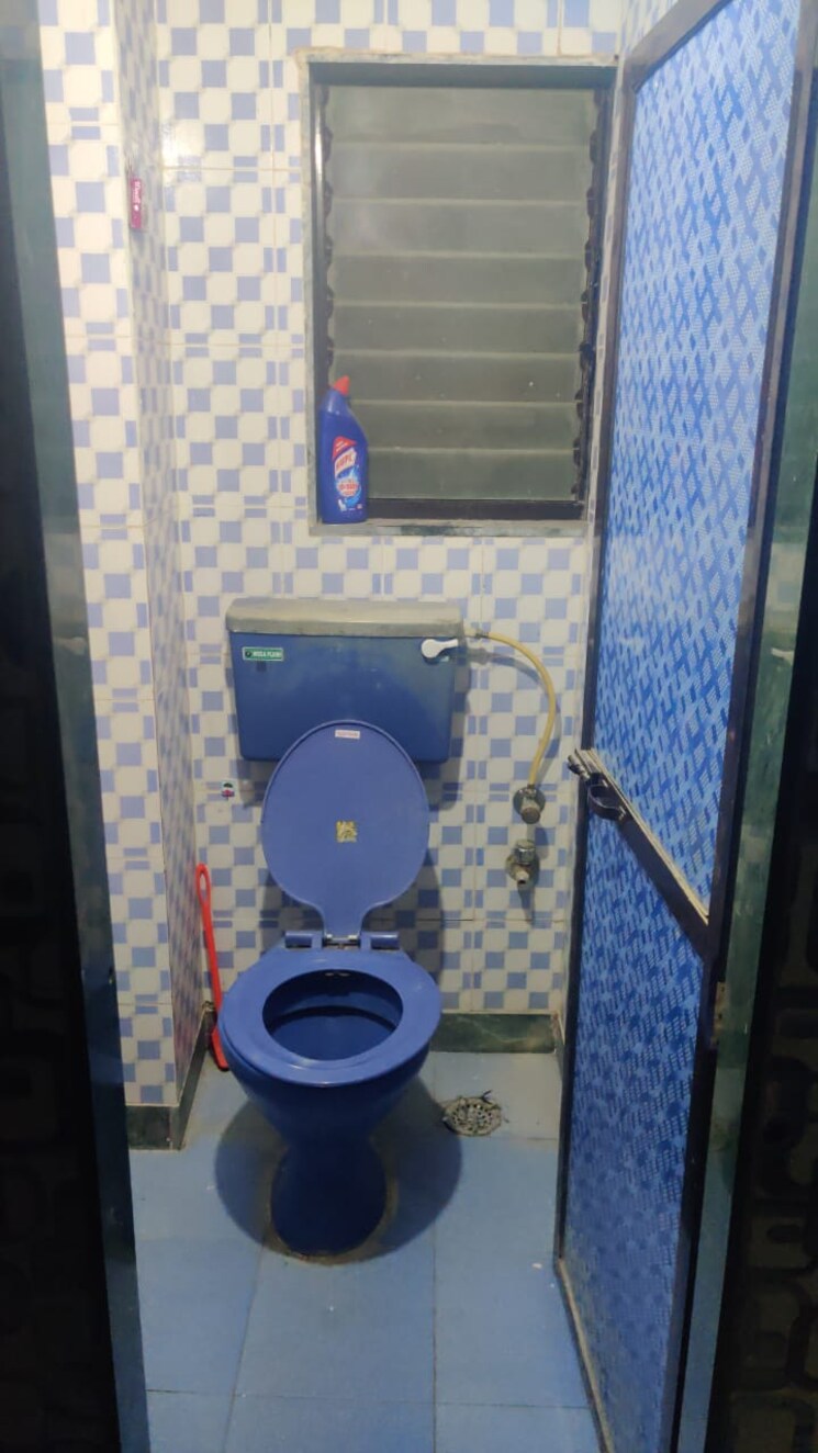 Bathroom, cliff-end-chs 2 Bedroom 700 Sq.Ft. Apartment In Andheri East Mumbai 9036155