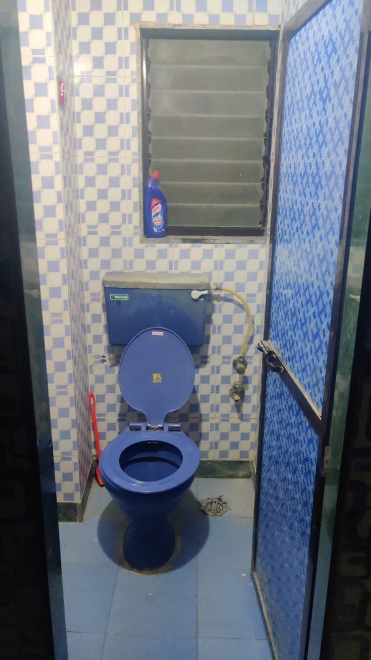 Bathroom, cliff-end-chs 2 Bedroom 700 Sq.Ft. Apartment In Andheri East Mumbai 9036155