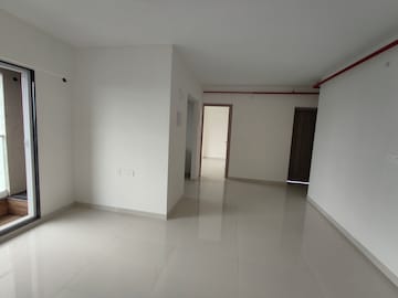 Room in 2 BHK Apartment at Ashar Axis, Majiwada – for Rent