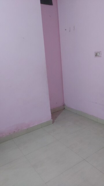 Room in 1.5 BHK Builder Floor at Mayur Vihar – for Rent